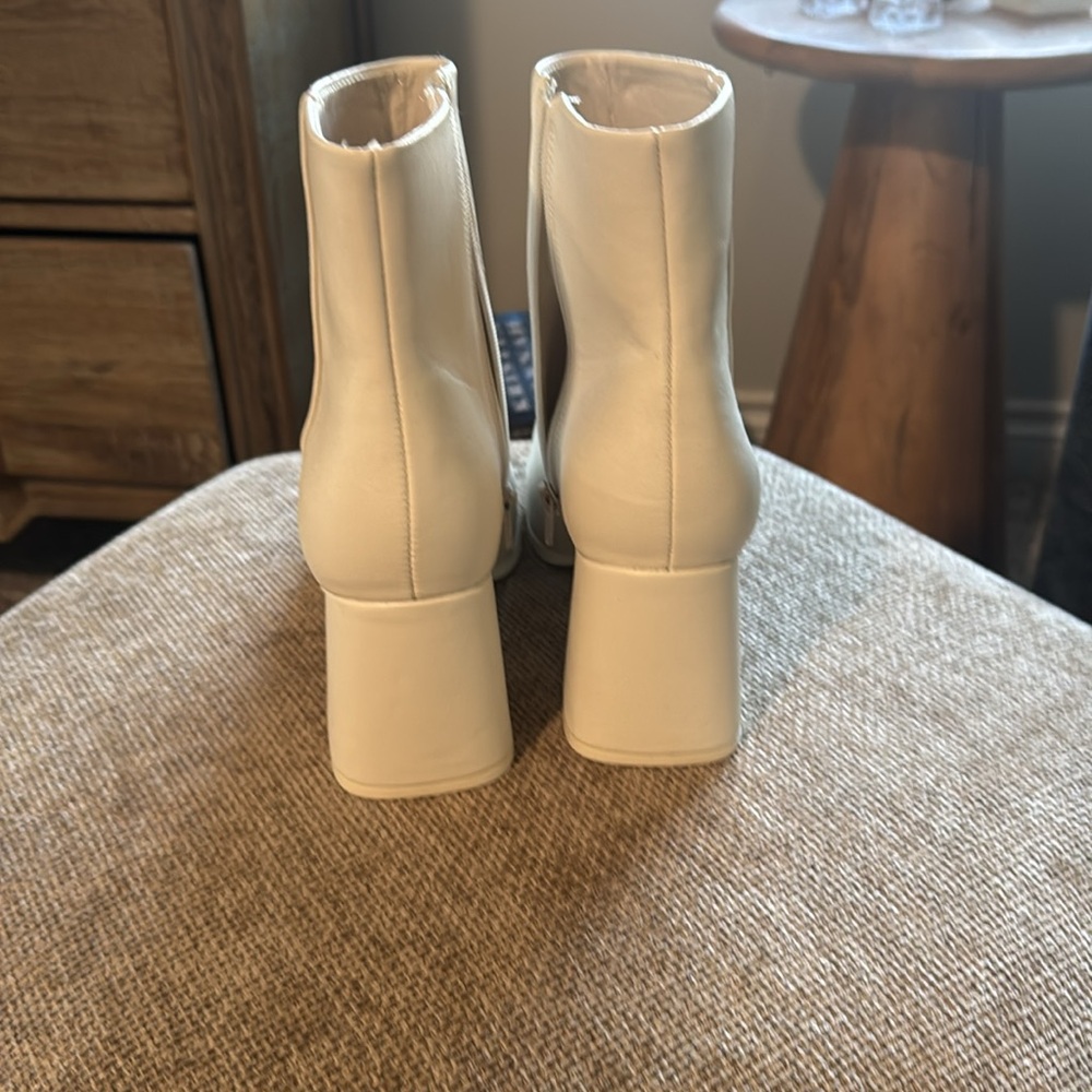 Size 9 Madden Thick Heel Boots in Off White. never worn - Picture 3 of 10